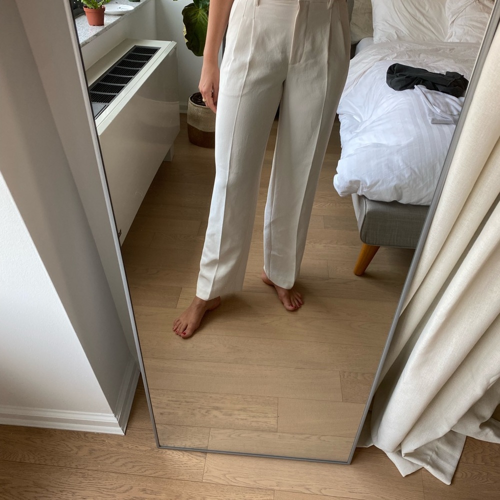 Aritzia Effortless Pants, size 6